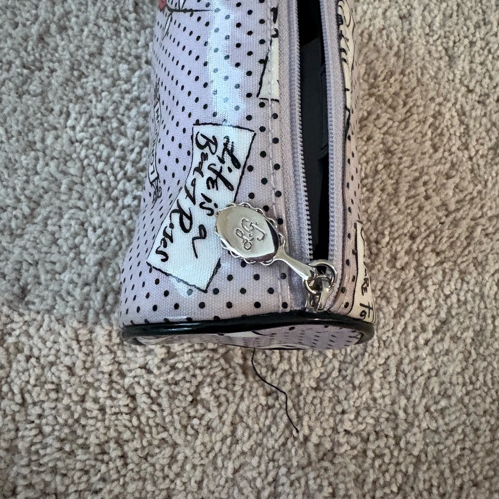 Lulu Guinness Makeup Travel Case with mirror - Picture 3 of 10